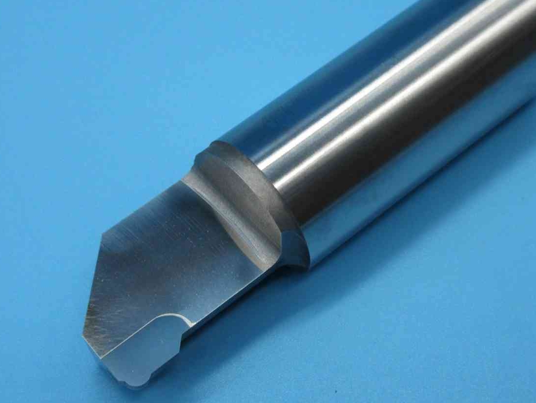 サンドビック Ｔ−ＭａｘＱ−カット突切り・溝入れ用シャンクバイト LF151.23-3225-40M1 サンドビック T-Max Q-カット 突切り・溝入れ用シャンクバイト R151