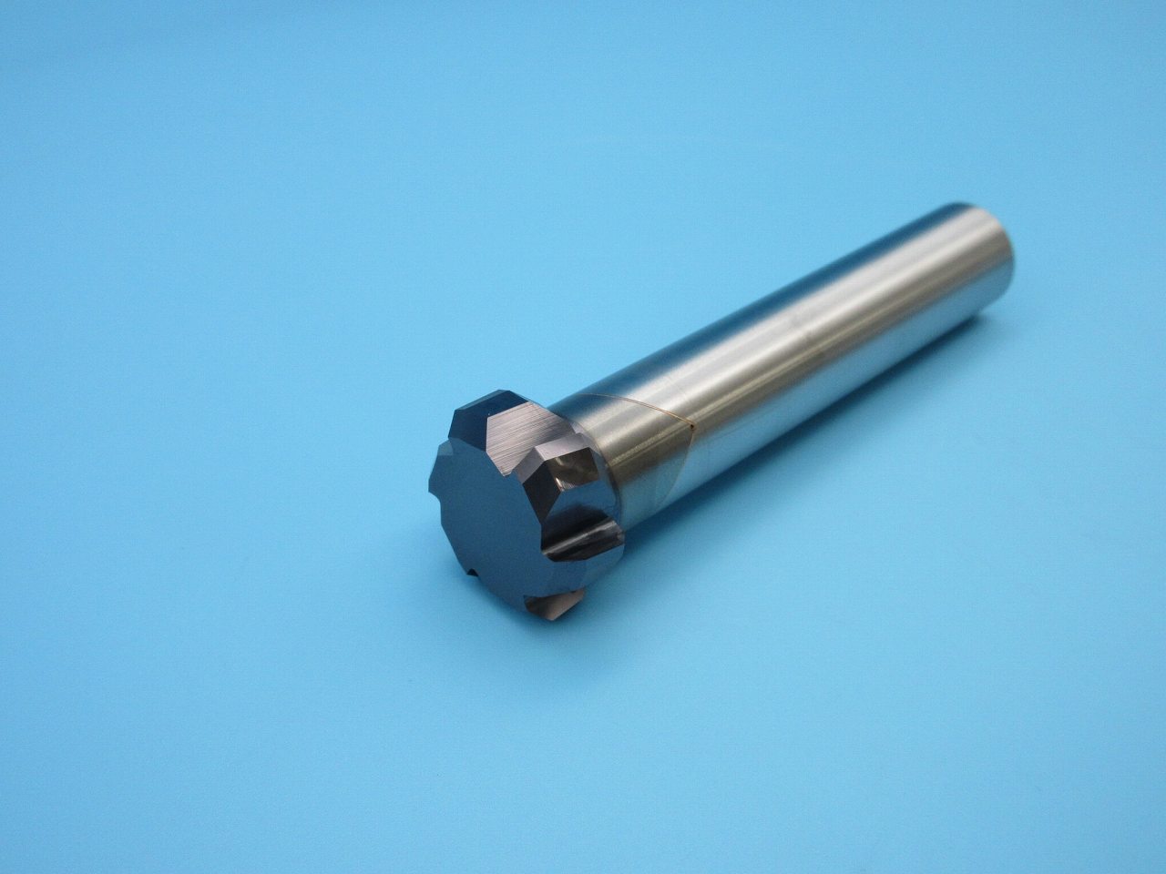 イスカル ミーリング工具 ロジック4フィード エンドミル FFX4 ED 刃数2枚 刃径16mm シャンク径16mm ( FFX4 ED16-2-030-C16-04 ) イスカル ミーリング工具 ロジック4フィード エンドミル FFX4 ED 刃数5