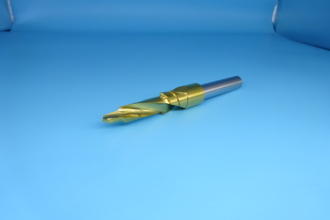 3工程を1工程に短縮！高精度段付きドリルで穴あけ加工を効率化