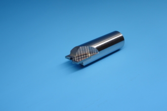 試作工程を大幅に短縮！特殊2枚刃カッター