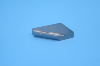 刃先のチッピングを排除！チタン・SUSの安定加工を実現した航空宇宙用超硬面取りカッター