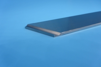 熱処理の歪みを極限まで抑制！独自の加工ノウハウで高精度を実現した「薄物」バリ取りバイト